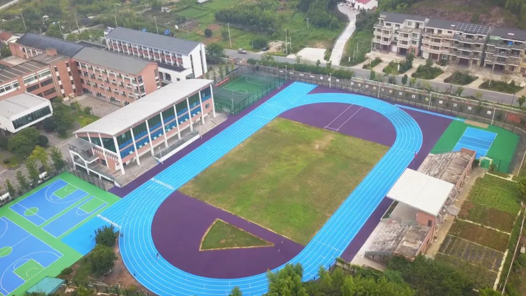 建德市52所中小學(xué)體育場地（館）開放，憑市民卡刷卡進(jìn)校